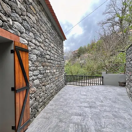 Stonewood Valley By Lovelystay Куррал-даш-Фрейраш