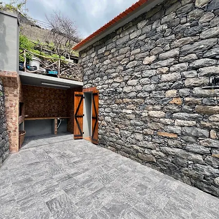 Stonewood Valley By Lovelystay