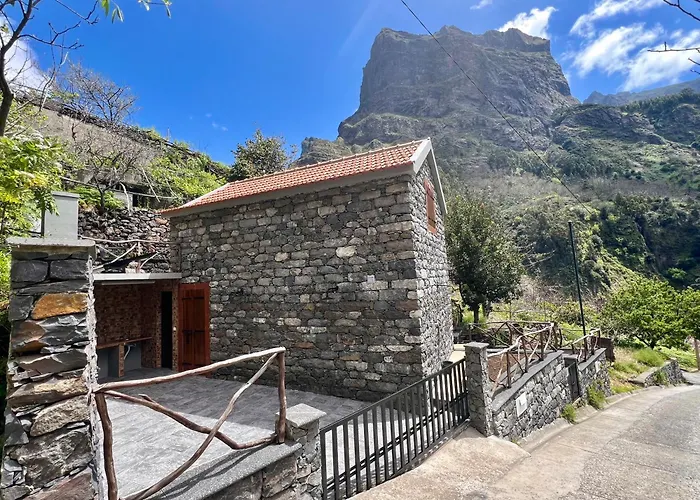 Stonewood Valley By Lovelystay