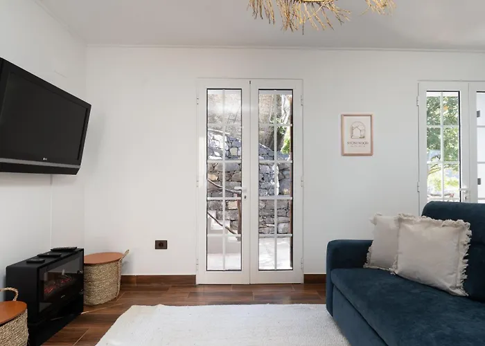 Stonewood Valley By Lovelystay